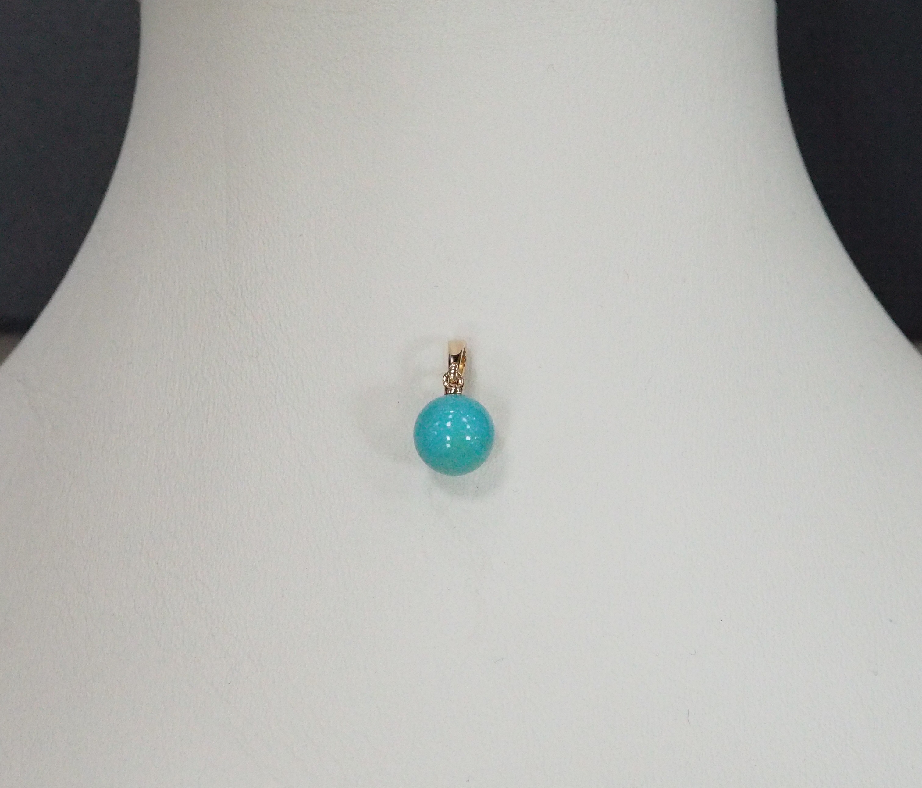 Подвеска из золота с бирюзой